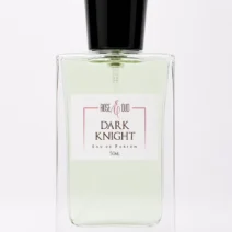 Flacon Dark Knight 50 ml, eau de parfum mixte aux notes de bergamote, amande amère, lavande, vanille, bois de santal et ambre